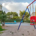 Vila Olea - *