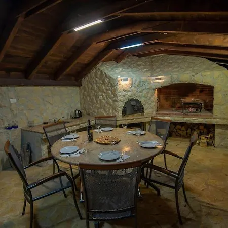 Villa Olea - *