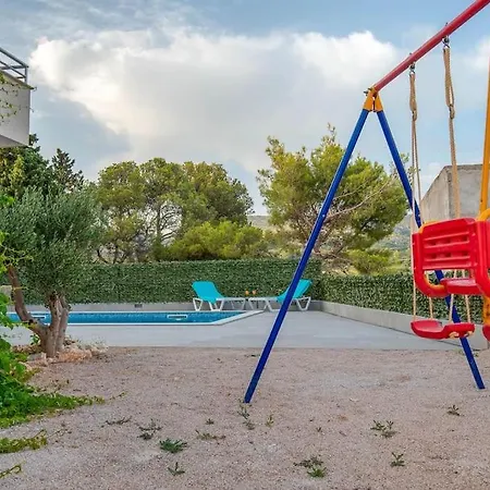 Villa Olea - *